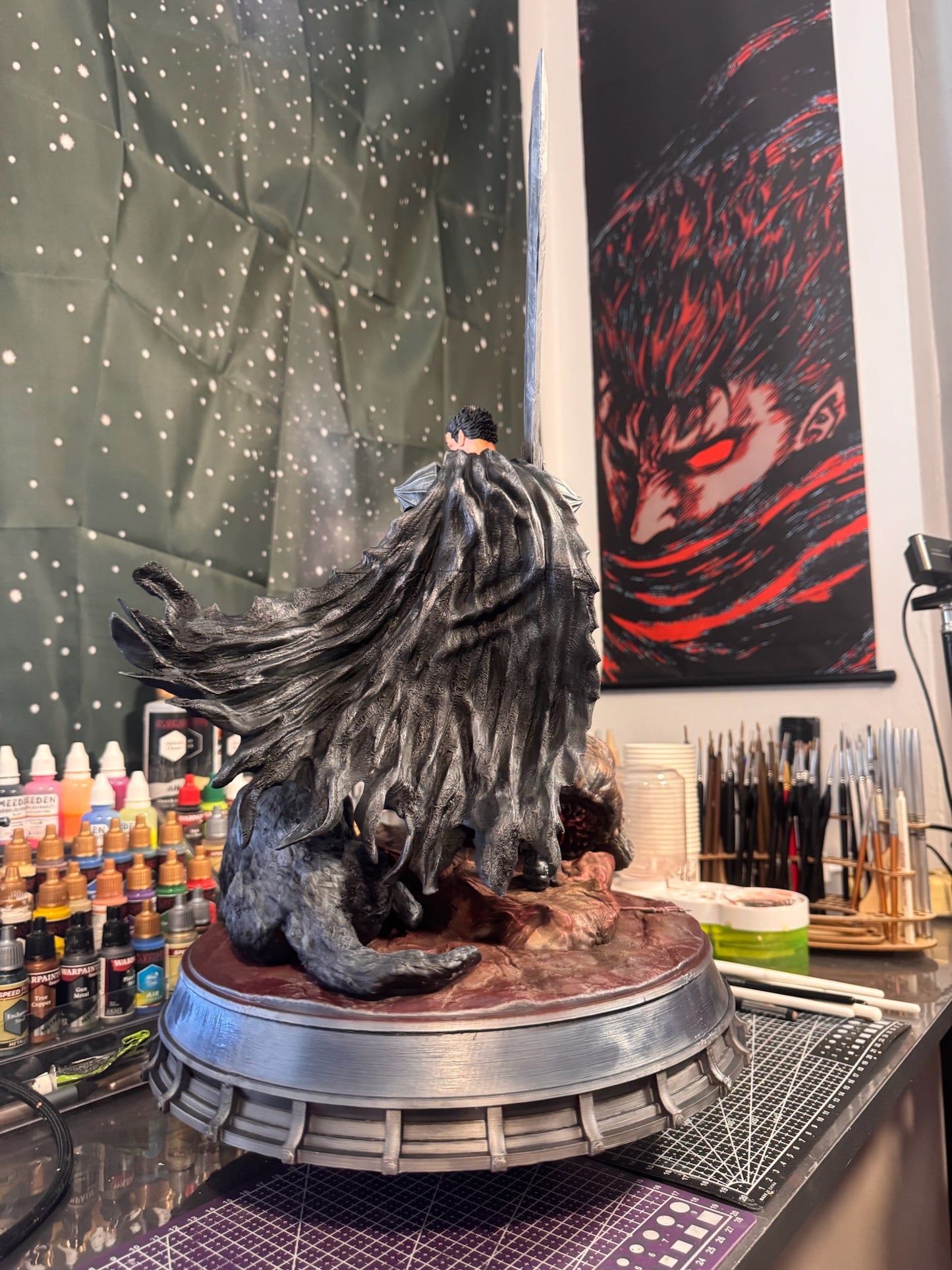 Guts – Berserk 55 cm Diorama | Hand-Painted Collector’s Statue | 3DPrintica Exclusive